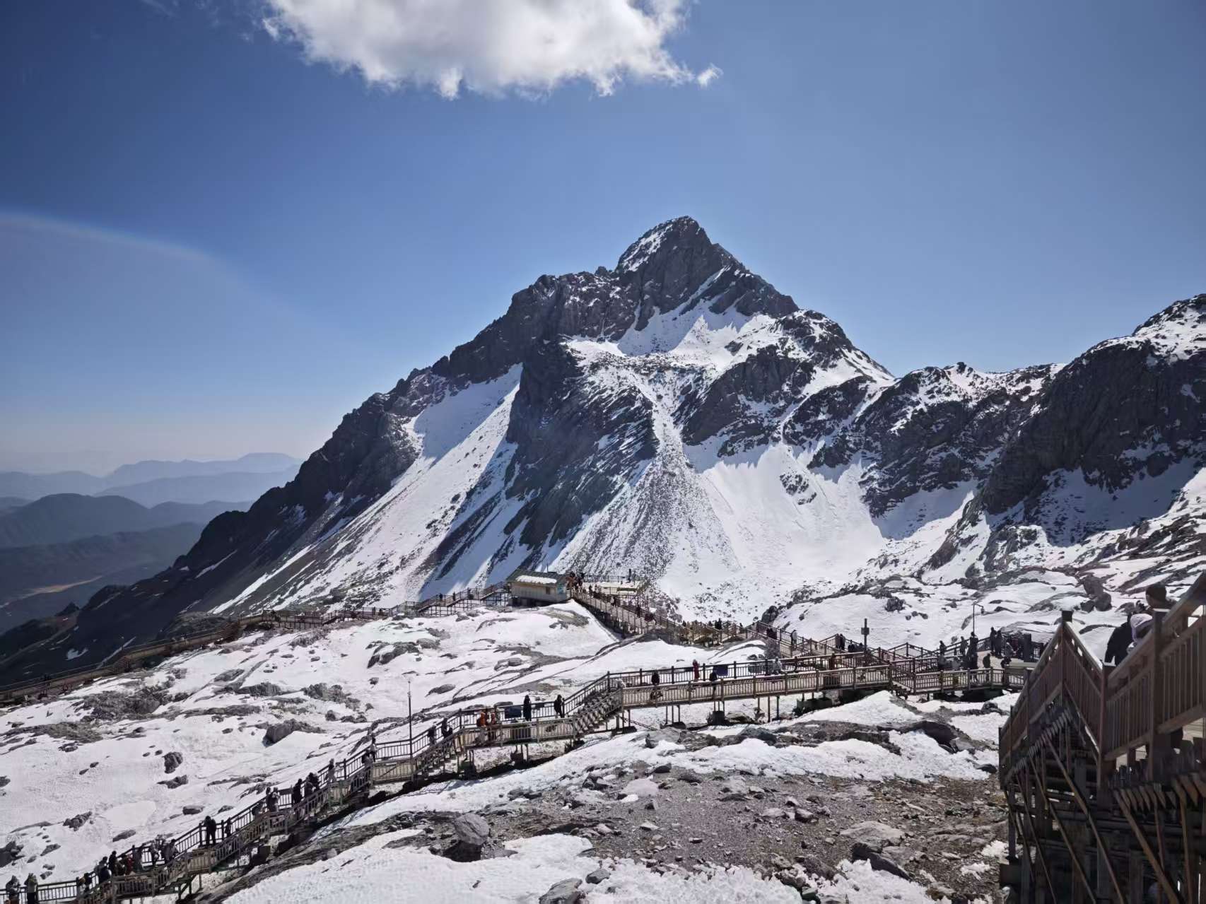 登雪山之路1